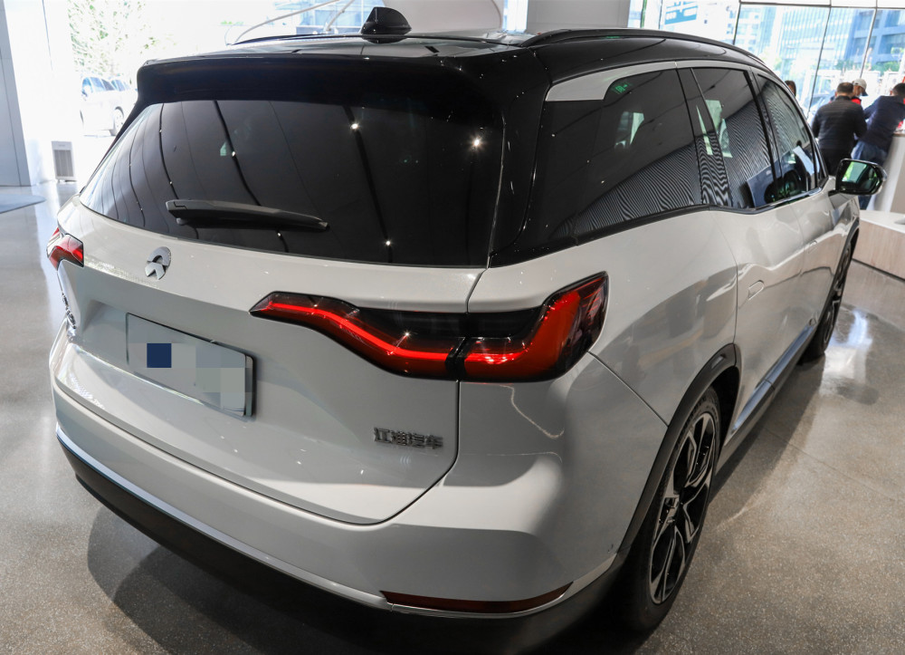 西安车主提了辆蔚来es8,开了9800公里后,直言有话要说