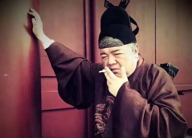 知名演员被举报网友称其抽烟喝酒影响不好谢宁你举报的对