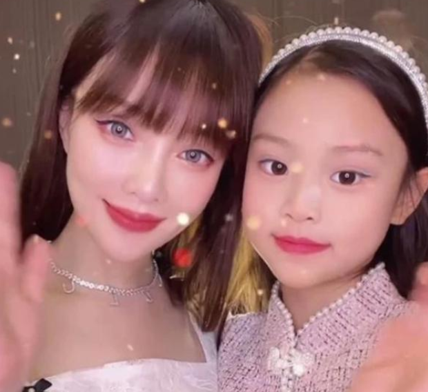 李小璐闺蜜李桃结婚才9天就手撕结婚证疑似遭遇感情危机