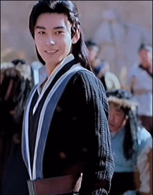 很多人因为一张回眸的剧照,去看了一遍完整的电影.