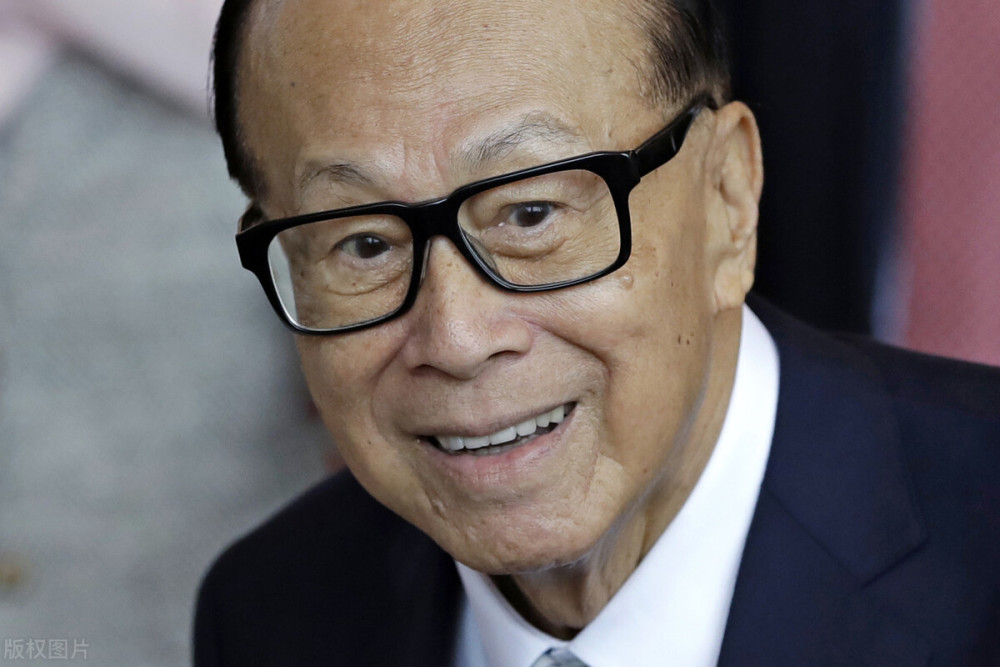 李嘉诚到底有多富?马云望而却步,比尔盖茨,贝佐斯也不是对手!