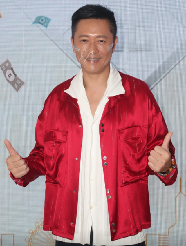 草蜢组合苏志威公开保养秘诀,55岁身材匀称皱纹少