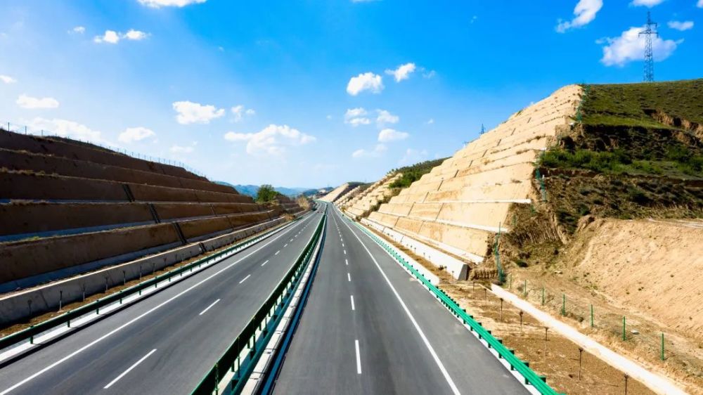 本项目是北南纵线银川至百色国家高速公路(g69)的重要组成路段,路线全