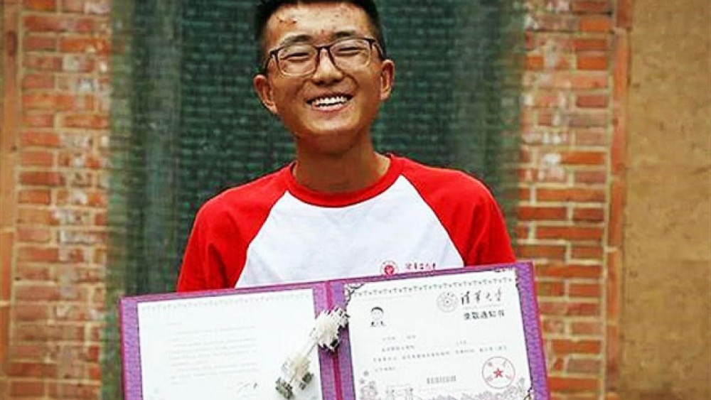 寒门学子林万东和母亲工地搬砖凑学费713分考入清华