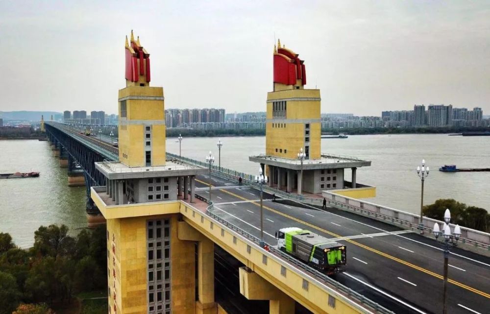 中国城市人均gdp_万亿城市2025年GDP目标出炉,5年后中国有望出现10座2万亿级城市