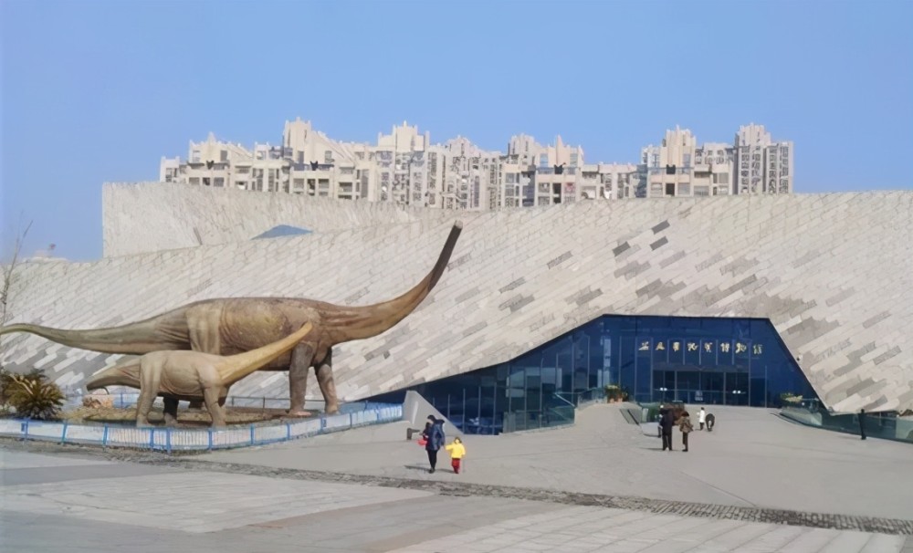 安徽省地质博物馆占地面积约80亩,总建筑面积26495平方米 其中陈列
