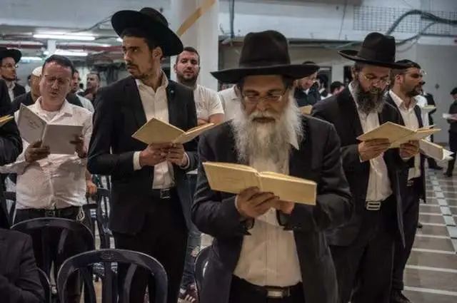 这个教派就是哈雷迪教派.