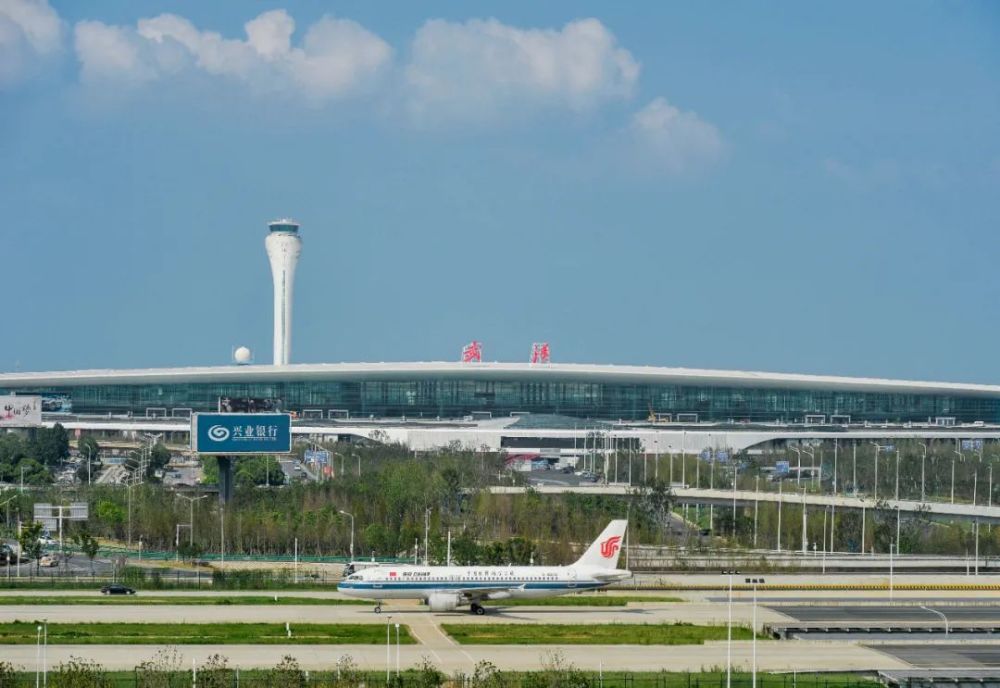 到2025年,武汉天河国际机场旅客吞吐量达到4200万人次/年.