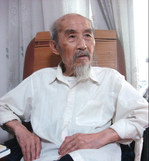 虞逸夫先生汪涵经常往返湖南北京两地,只为给老师和远在北京的冯其庸