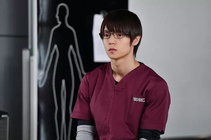 因为只懂车票意义的恋爱,是卑微的,那种奔赴最简单,单向奔赴,只要一个