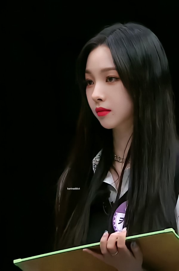 柳智敏karina首位蛇系爱豆现实里的ai美人