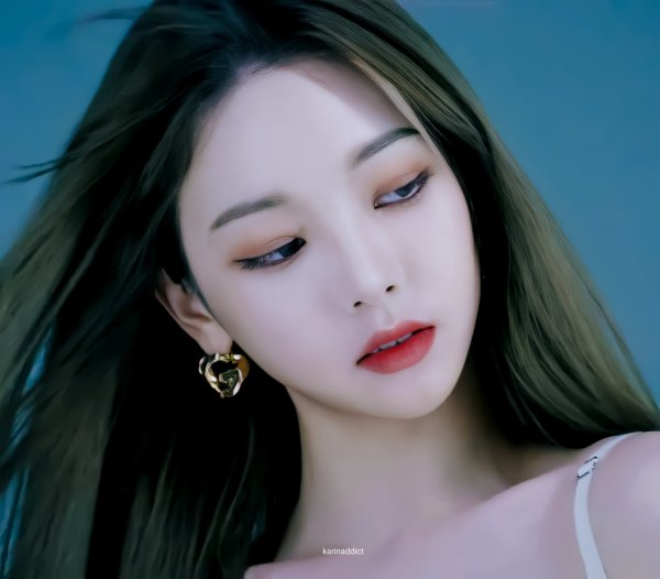 柳智敏karina首位蛇系爱豆现实里的ai美人