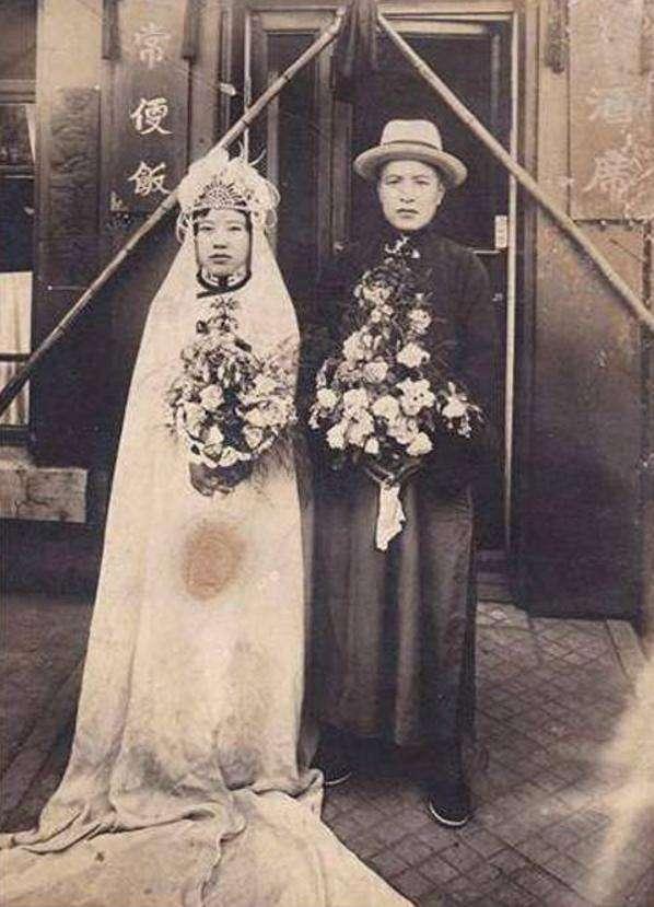 驼龙女匪张素珍靠美色上位无恶不作却成神剧中的女英雄