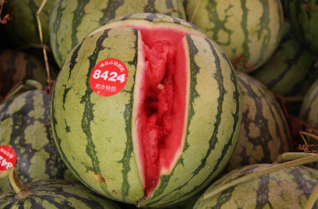 641