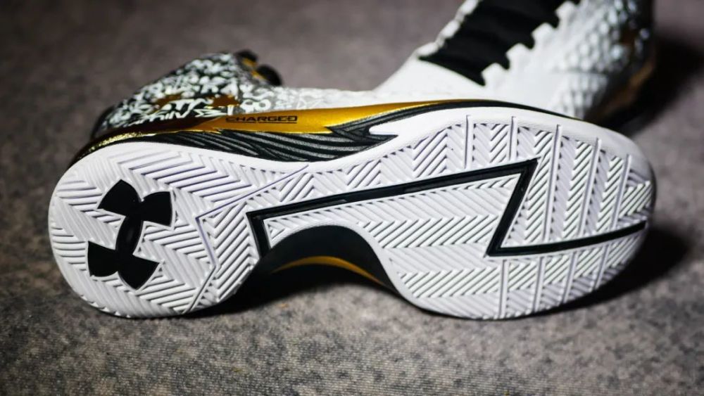 wen鞋评美图赏析近十年最划时代的实战鞋本期含福利