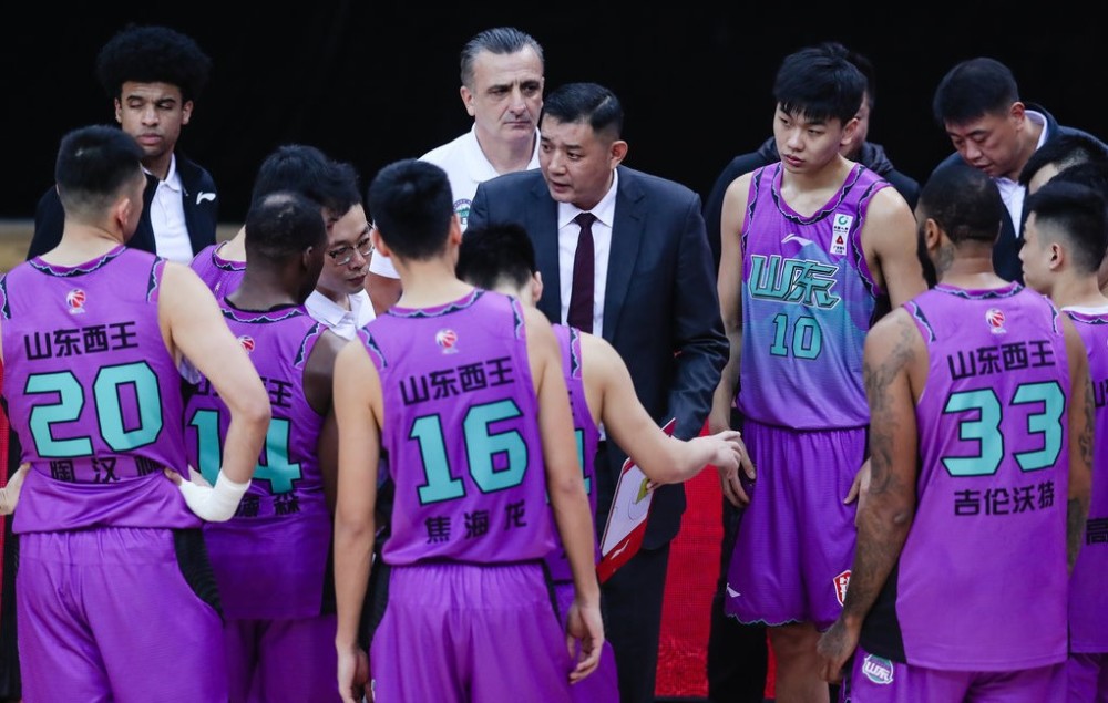 cba 巩晓彬确定留任，透露两个好消息：正在买断新核心，欢迎小丁回归