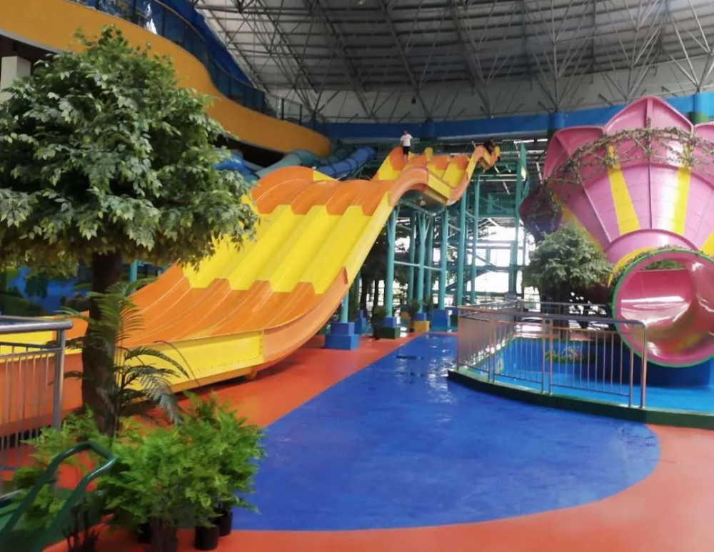 鹤岗梦幻水世界尽快与大家相聚,期待一起嗨翻炎热的夏季.