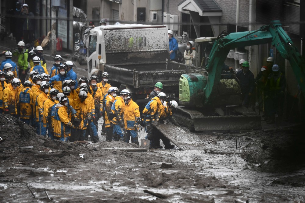 (外代一线)日本热海市泥石流灾后救援艰难进行 约20人仍下落不明_腾讯