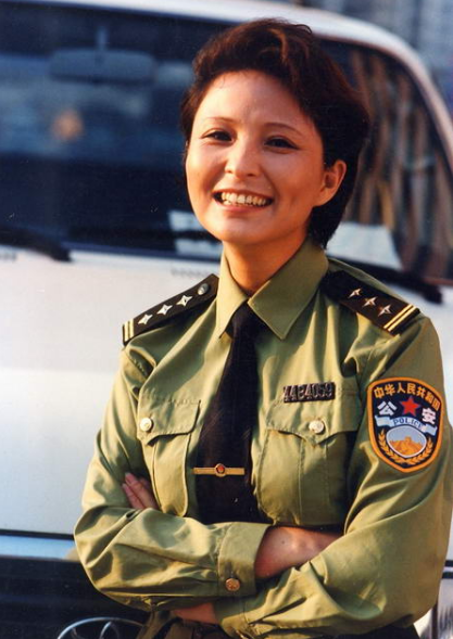 《上海一家人》李羚:在车库中结婚,与大13岁初恋恩爱38年