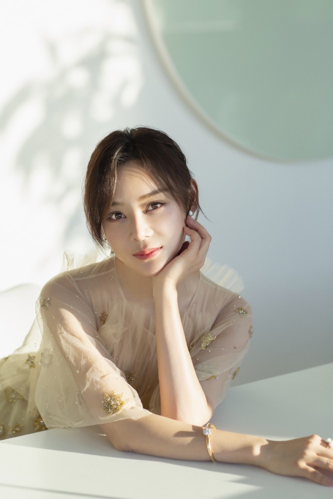 不开心的时候看看袁姗姗,她的笑容里带着满满的治愈