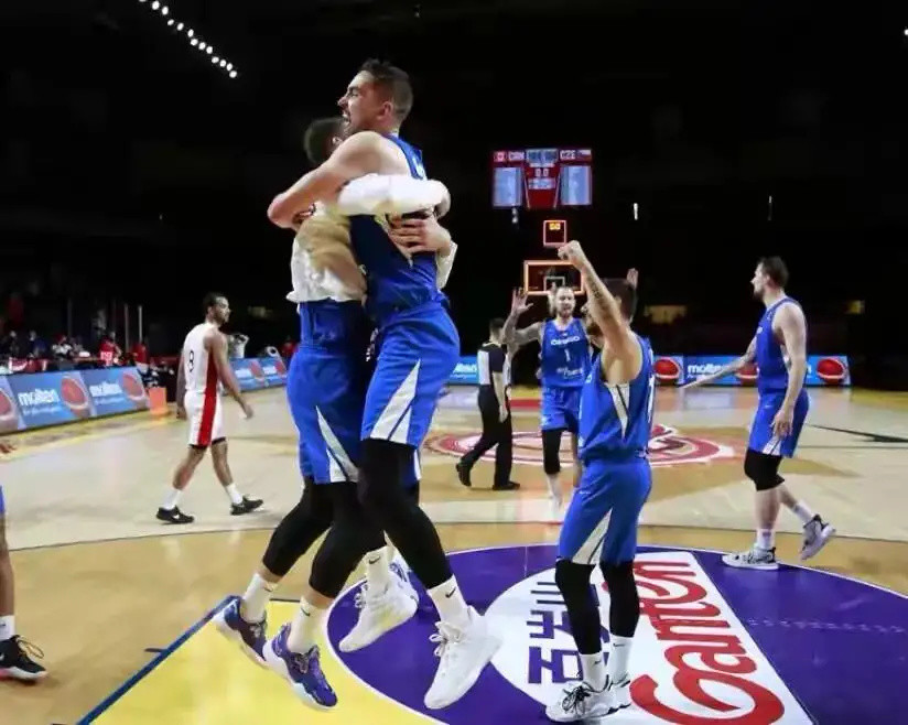 捷克队 8名NBA球员也输了！捷克绝杀送加拿大回家，中国男篮该好好学学