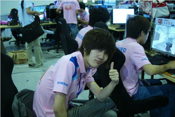 【电竞人物】白鲨:东珈精鹰再聚首,传奇狙神蓄势待发