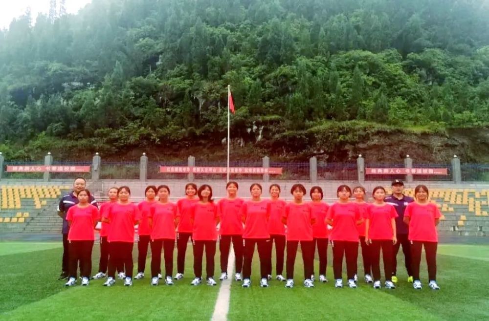 黔西南州青少年女子足球队成立 腾讯新闻