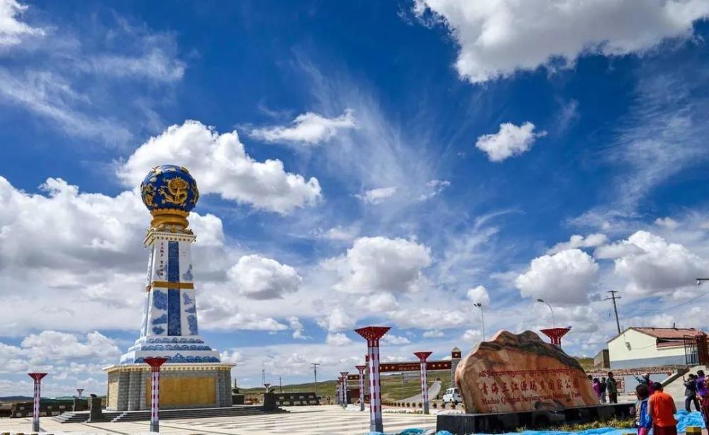 三大河流贯穿大半个中国,滋养了中华大地,三江源地区被誉为"中华水塔"