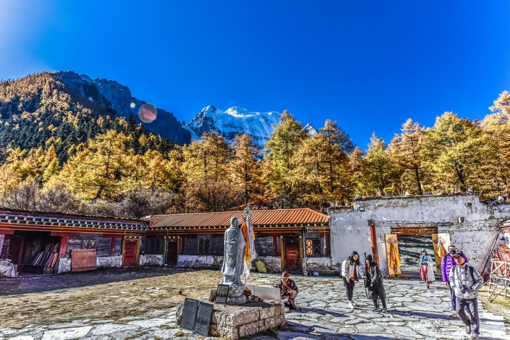 稻城冲古寺:人间净土里的庄严古刹_腾讯新闻