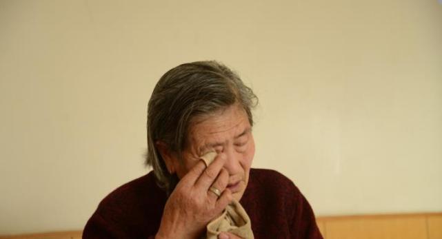 65岁老人:晚年再婚每月2千生活费又当爹又当妈,我不伺候了