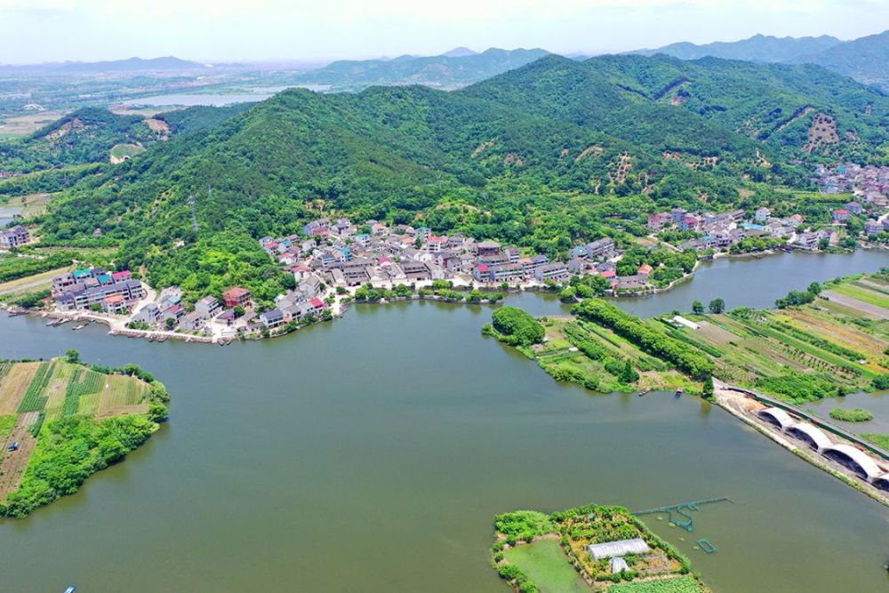 绍兴白马湖湖畔春晖中学曾经大咖云集享誉全国