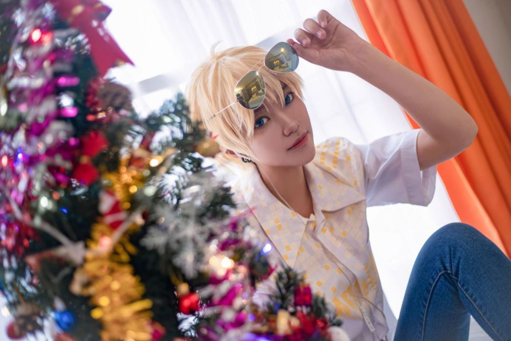 恋与制作人周棋洛cosplay