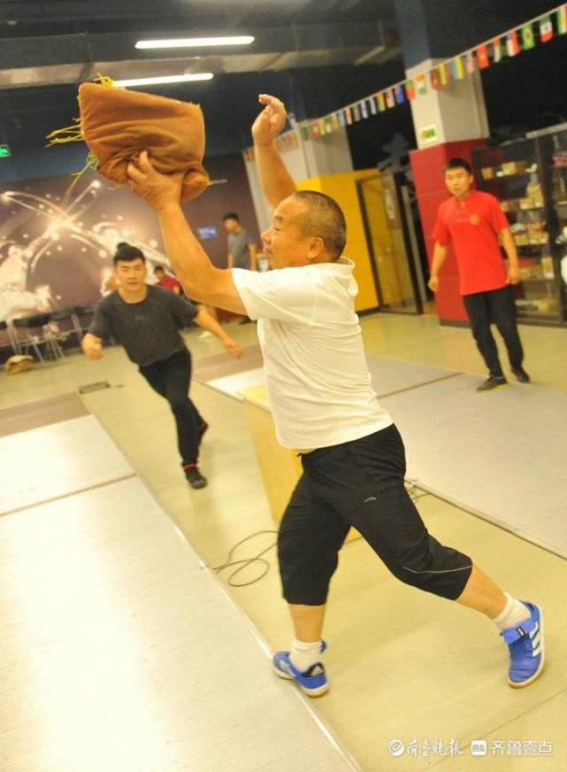 马鞍山上的济南摔跤场