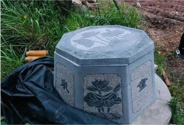 镇魂井!索魂墓!林生斌:带血的流量,终将反噬._腾讯新闻