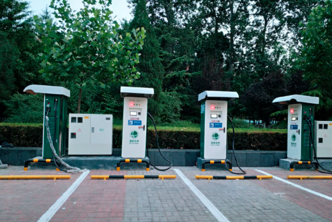 2,住宅充电桩厂家_能有效解决充电难_管理难:如何解决小区电动车充电