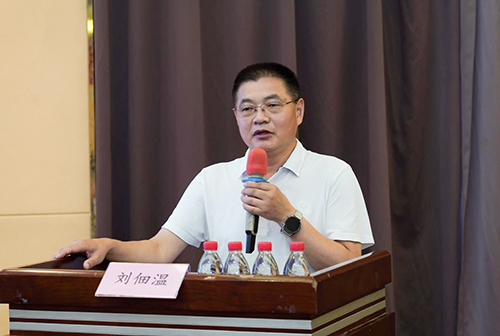 河南中医药大学第三附属医院肛肠科主任刘佃温教授作《挂线疗法治疗