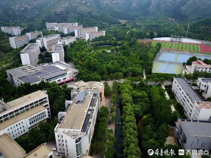 山水之间航拍山东艺术学院长清校区