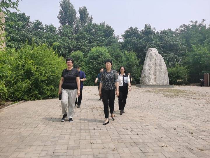 乐陵邀请开国上将萧华将军之女萧霞讲专题党课