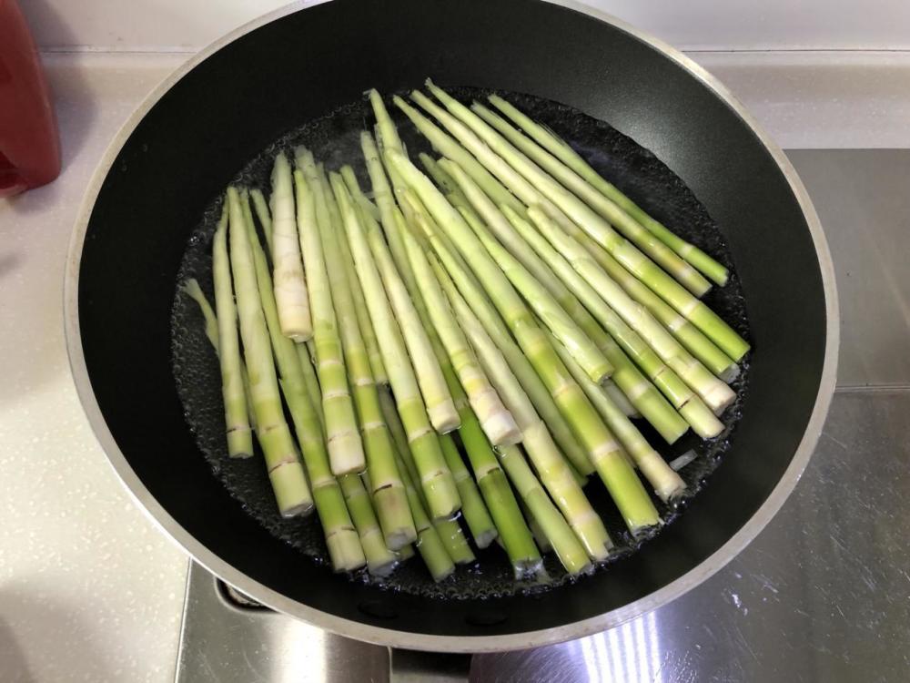 清脆香鹹的家常菜竹筍炒臘肉美味可口製作簡單