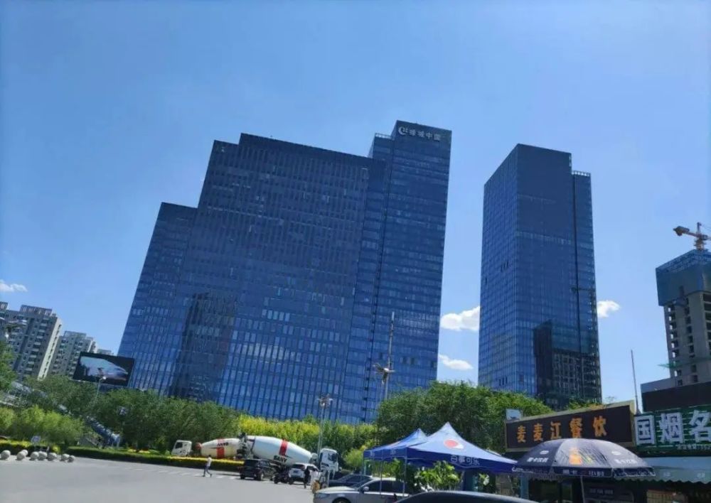 4,绿城广场(47层楼,200米)3,新疆丝路中心(218米)2,中天广场(229.