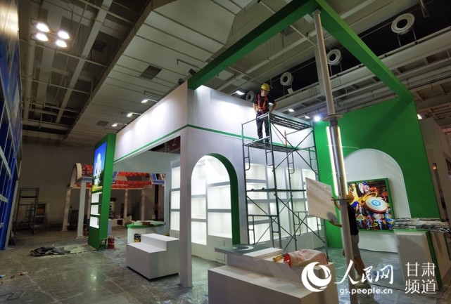 第二十七届兰洽会展区布展有序进行