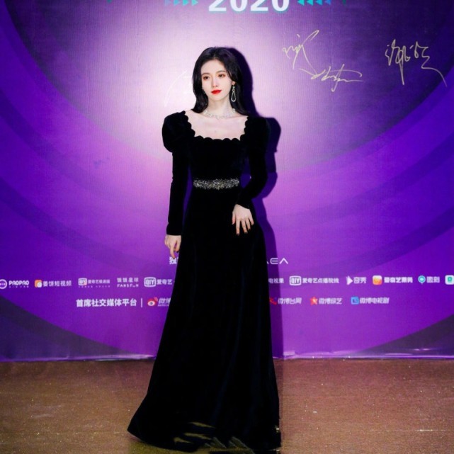 鞠婧祎的妆容为啥如此减龄又撩人还不是用了眼影倒置的画法