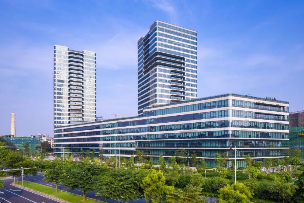 高校小可爱们广州日报向你发出了一份邀请函