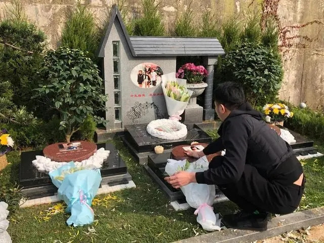 林生斌被曝火灾当晚陪小三小三曾跑墓前发文这一天我已等太久