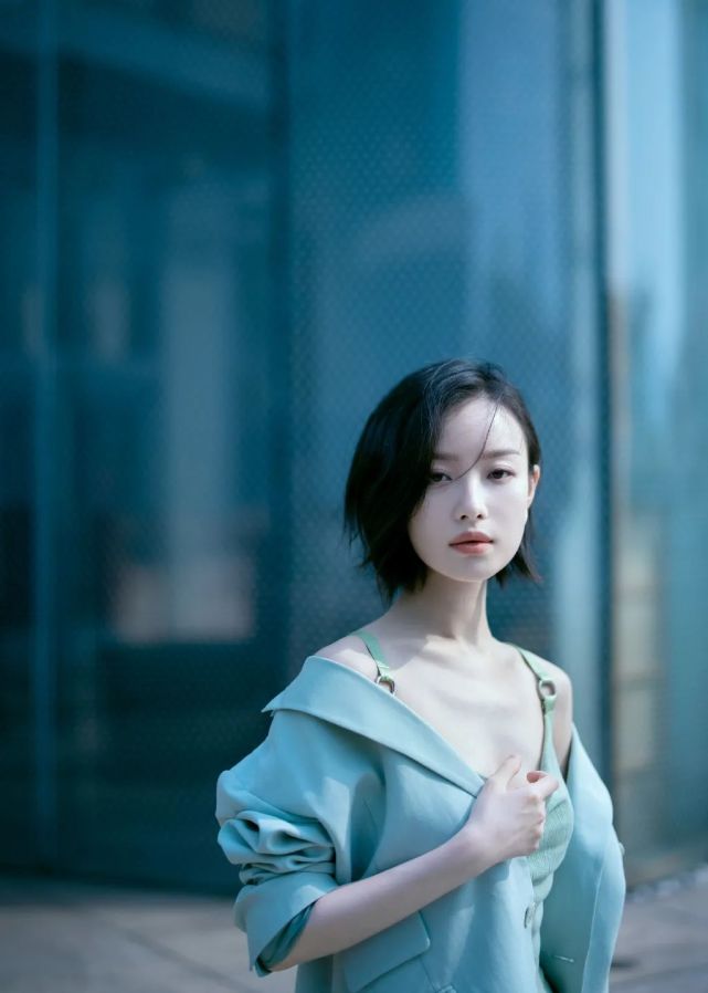 1921票房破亿短发倪妮yyds