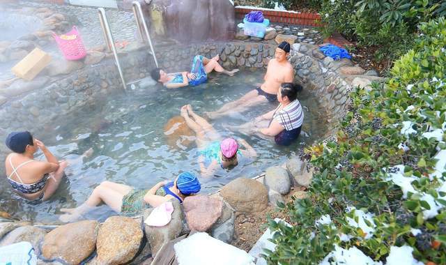 承德枫霖枫水湾森林温泉城 进入夏季的泡温泉的倒计时 腾讯新闻