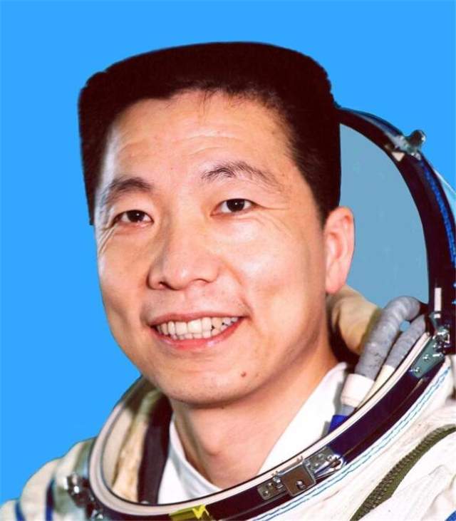"航天英雄"杨利伟 - 易班优课