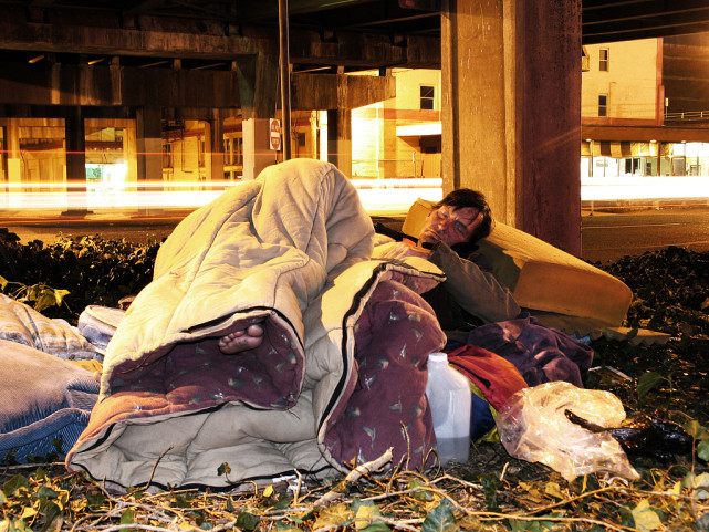 高考状元常学福沦为街头流浪汉遭质疑,回应称:这是新的生活方式