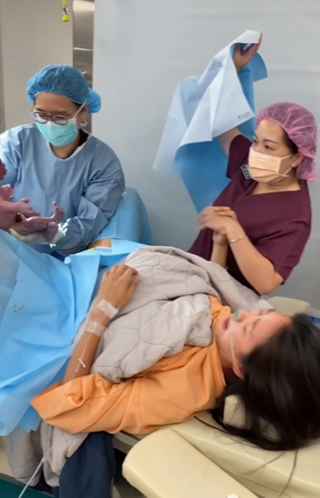 40岁名模林可彤高龄产子,分娩过程曝光,痛到面容扭曲崩溃大哭