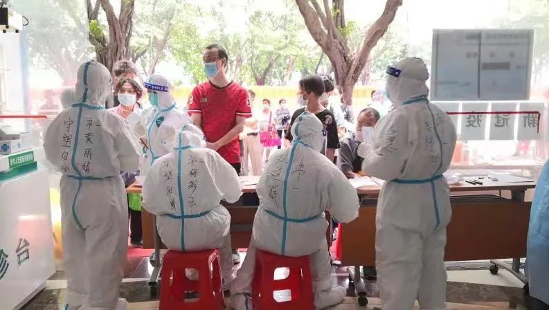 三天,他们建起芳村封闭封控区的"生命方舟"